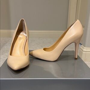 Gianni Bini Nude Heels